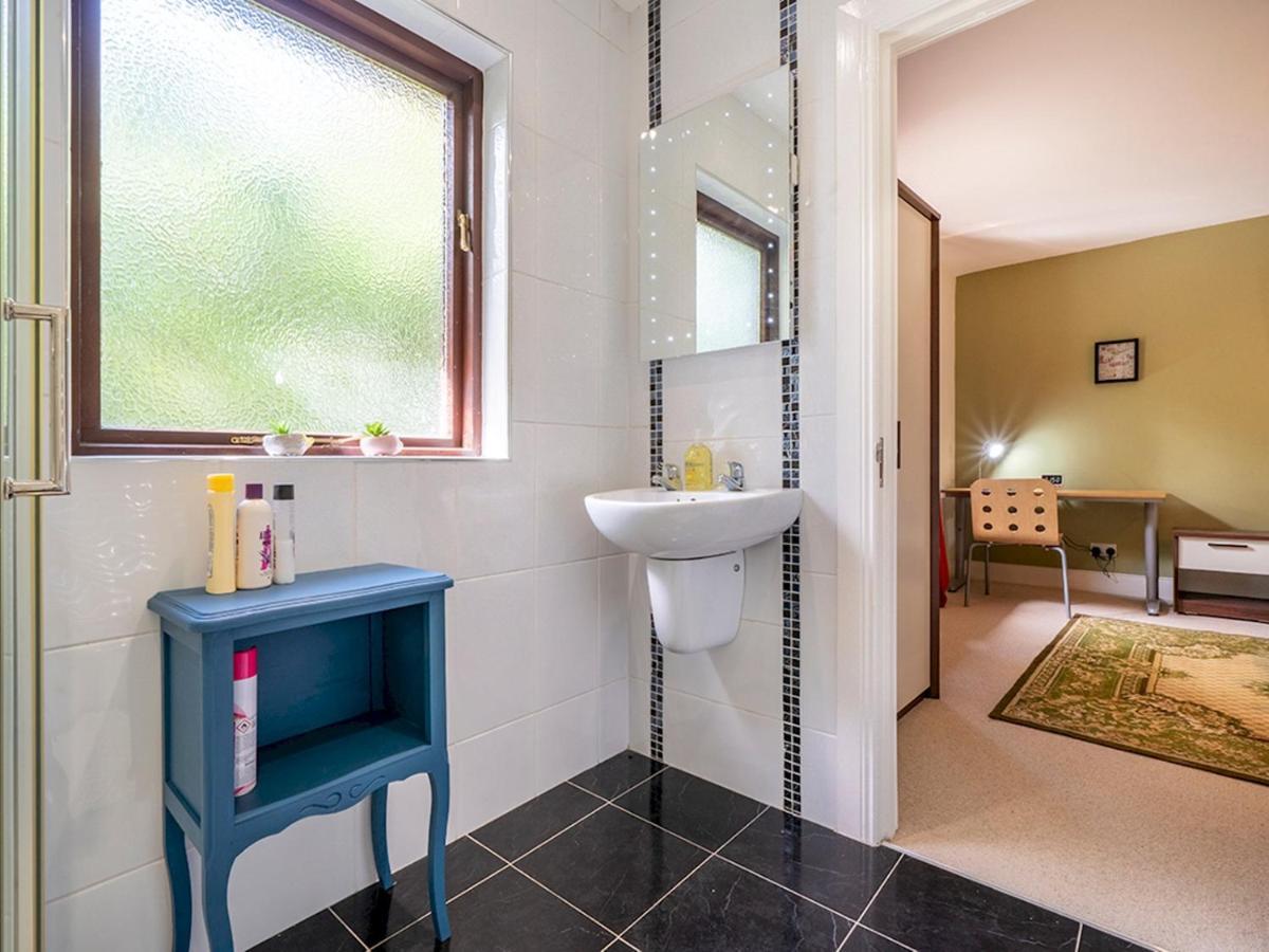 Pass The Keys Stunning 3 Bedroom Apt Leafy South Belfast With Lots Nearby Bagian luar foto