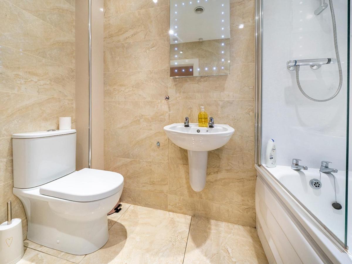 Pass The Keys Stunning 3 Bedroom Apt Leafy South Belfast With Lots Nearby Bagian luar foto