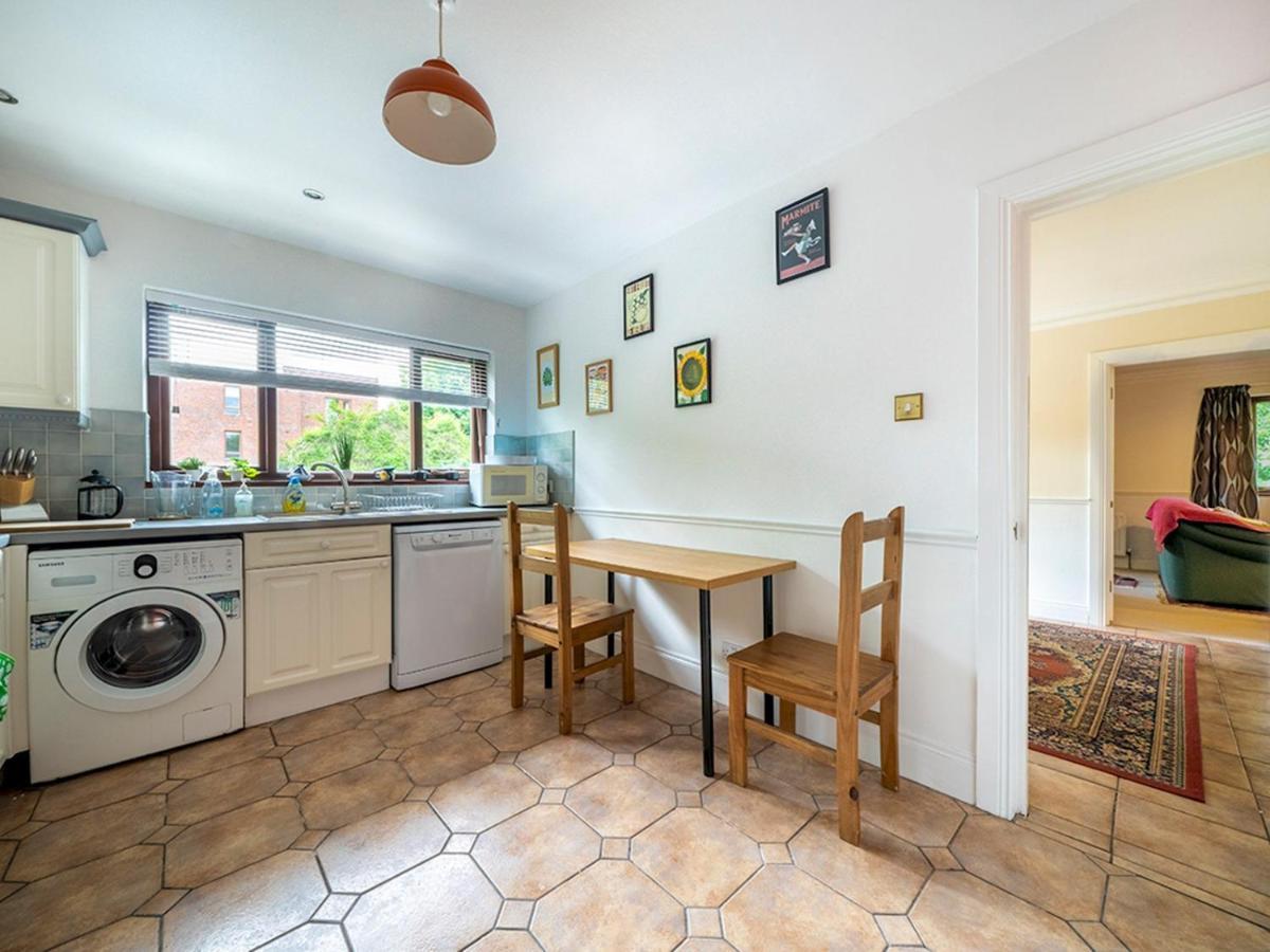 Pass The Keys Stunning 3 Bedroom Apt Leafy South Belfast With Lots Nearby Bagian luar foto
