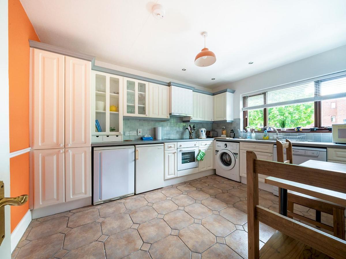Pass The Keys Stunning 3 Bedroom Apt Leafy South Belfast With Lots Nearby Bagian luar foto